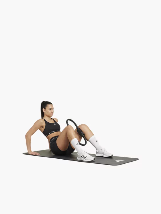 adidas TECHFIT kurze Trainingshose