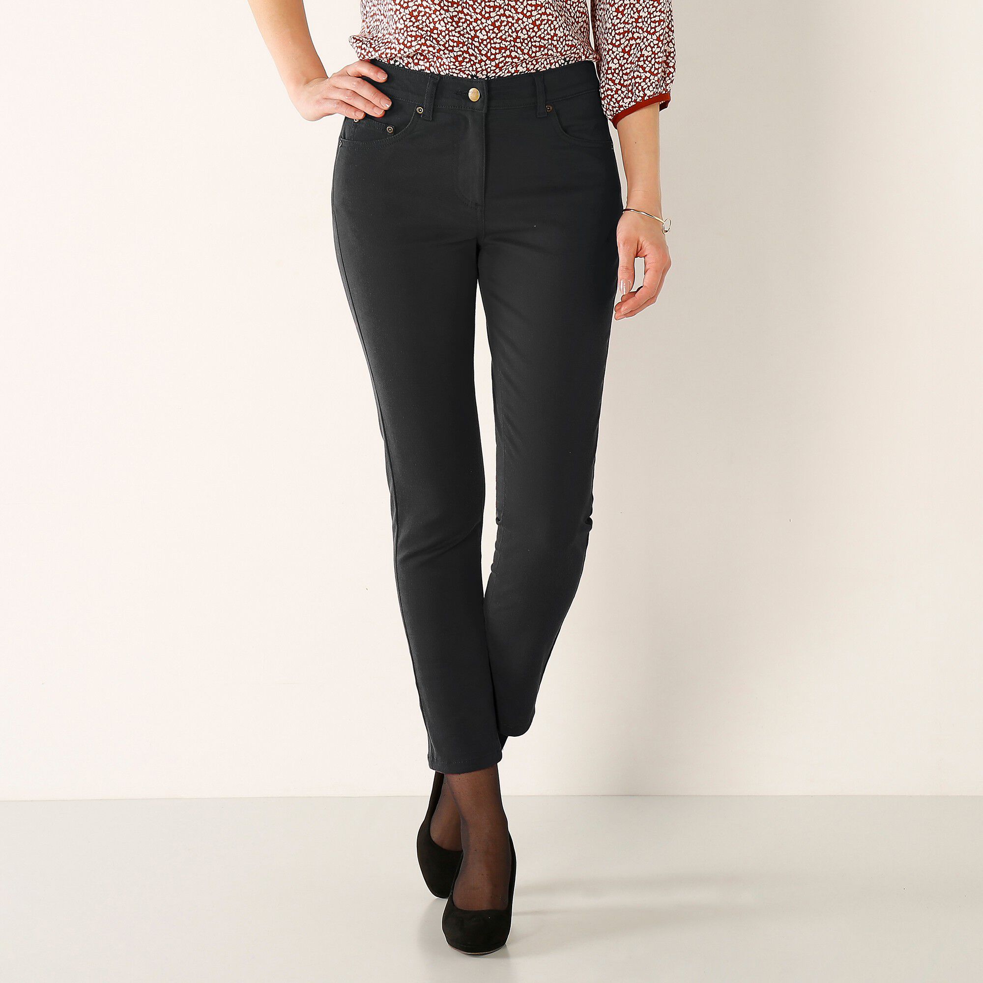 Pantalon 7/8ème fuselé stretch uni