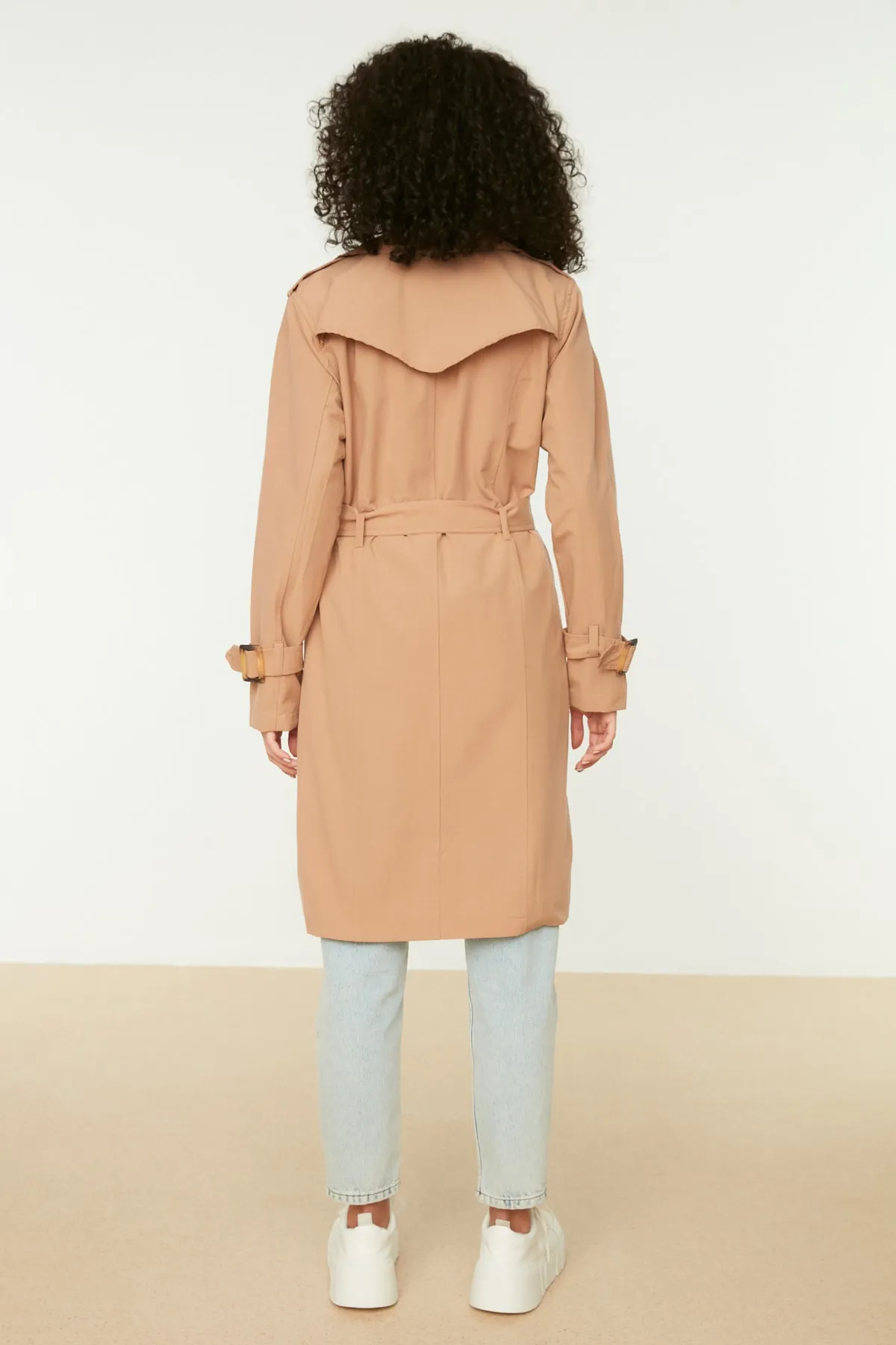 Trendyol Collection  Langer, klassischer Trenchcoat in Kamel