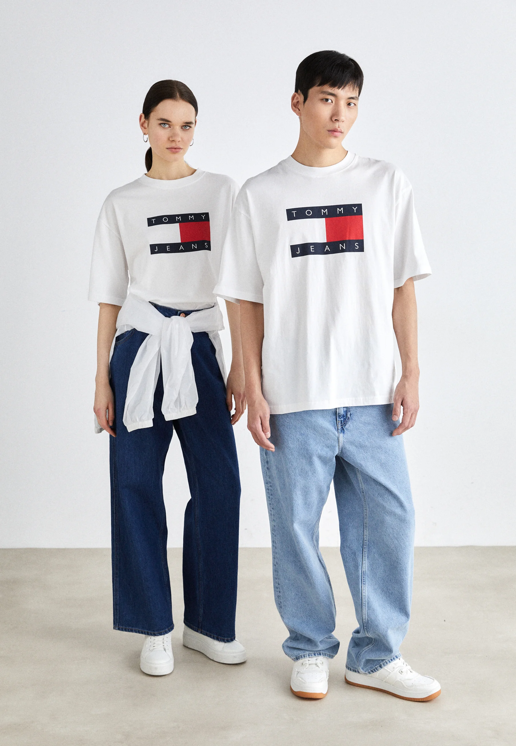 Tommy Jeans SKATE FLAG TEE UNISEX - Camiseta con estampado