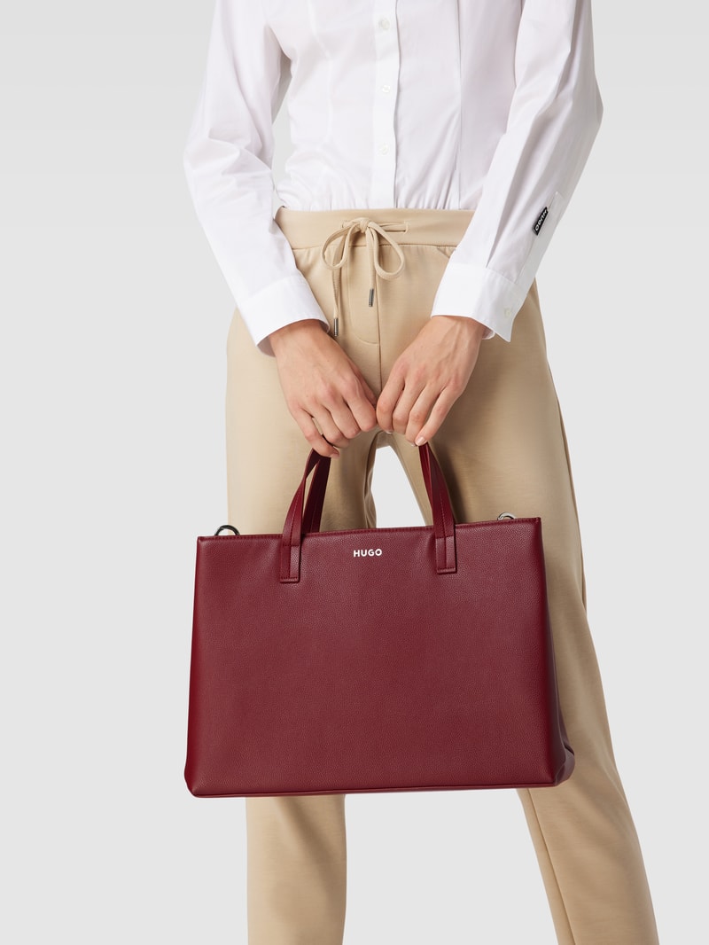 Shopper mit Label-Prägung Modell 'BEL' in bordeaux rot
