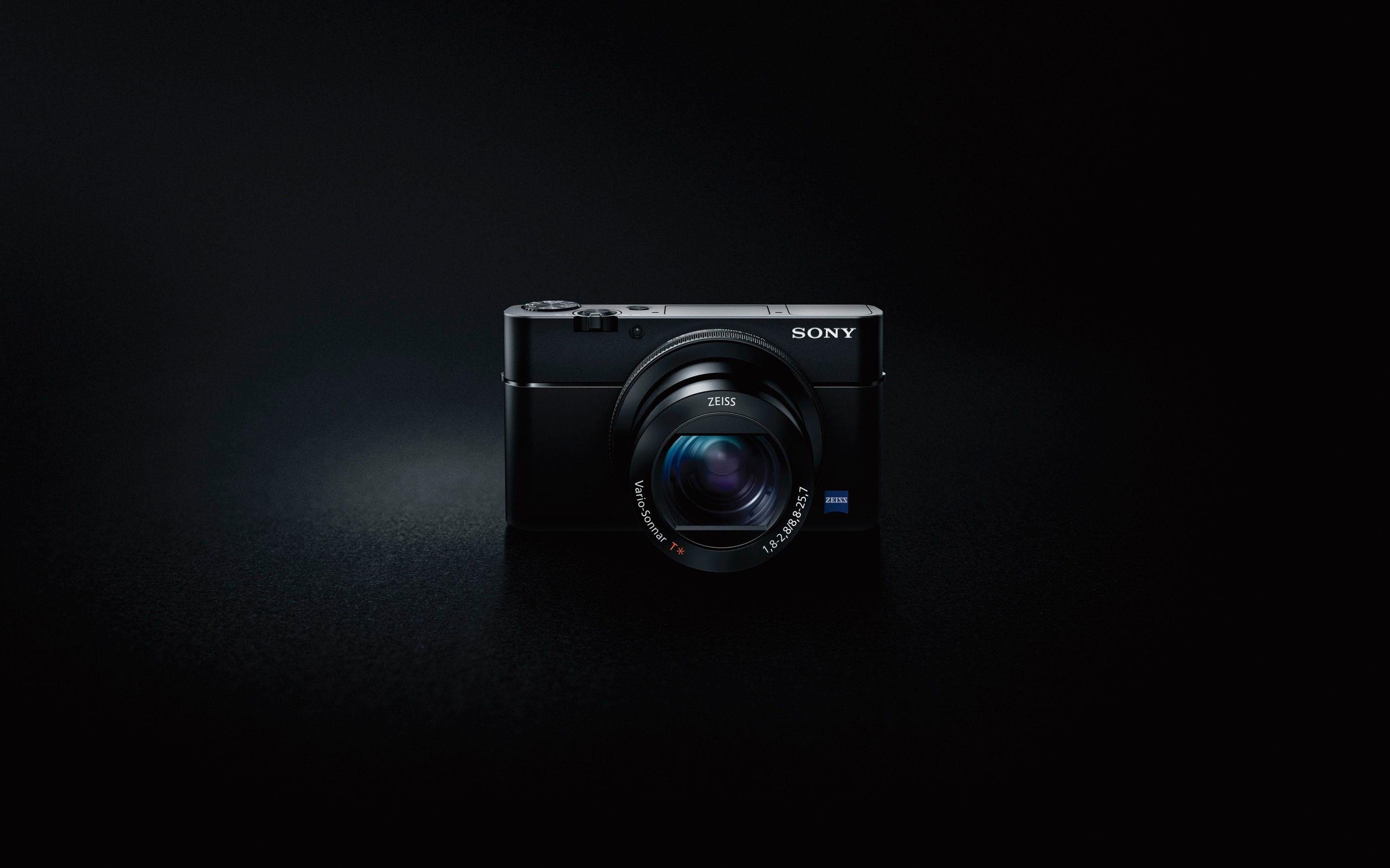 Sony DSC-RX100 VA Kompaktkamera (Carl Zeiss Vario Sonnar T*, 20,1 MP, NFC, WLAN (Wi-Fi)