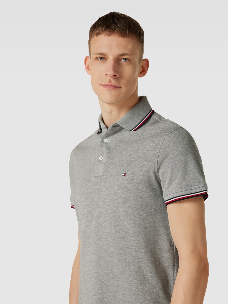 Poloshirt mit Kontraststreifen in hellgrau meliert