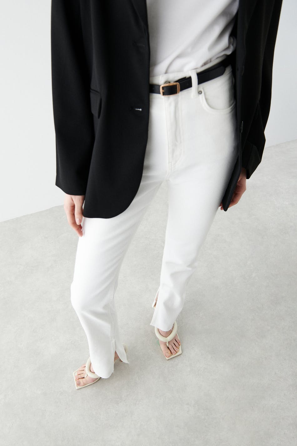 High waist slit jeans