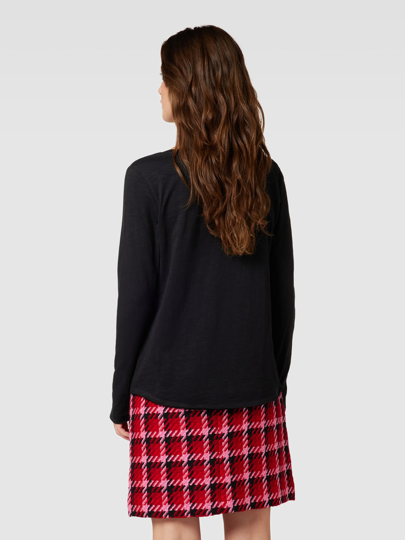 Longsleeve mit V-Ausschnitt in schwarz
