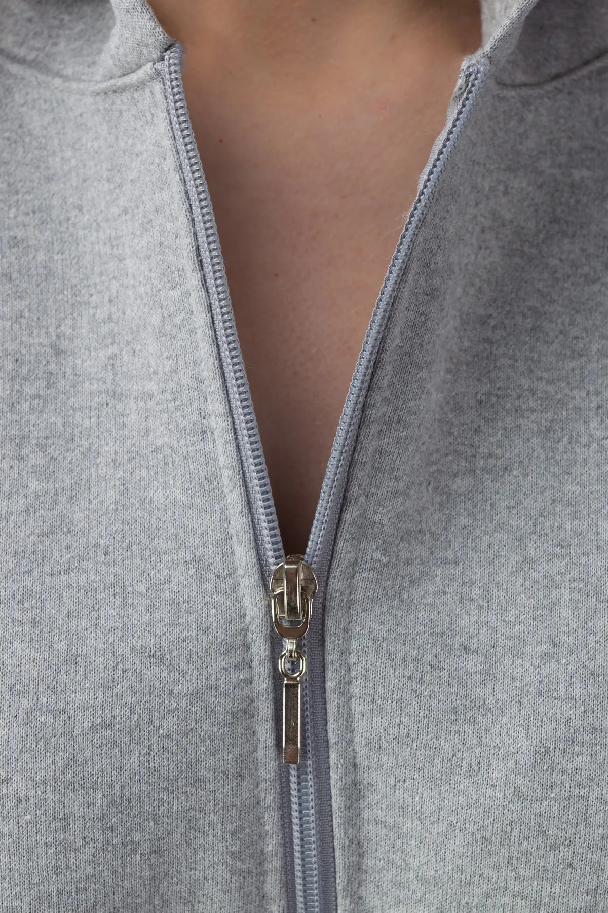 MODAGEN  Grauer Unisex-Cardigan in Übergröße