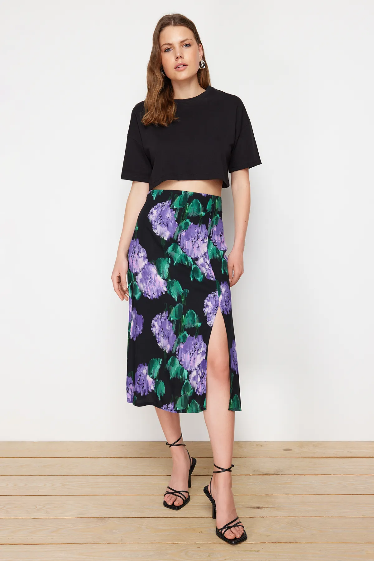 Trendyol Collection  Lilafarbener gemusterter Midi-Webrock aus Viskosestoff mit Schlitzdetails TWOAW22ET0447