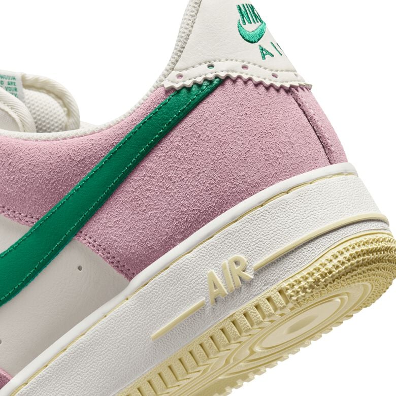 NIKE Air Force 1 Low 