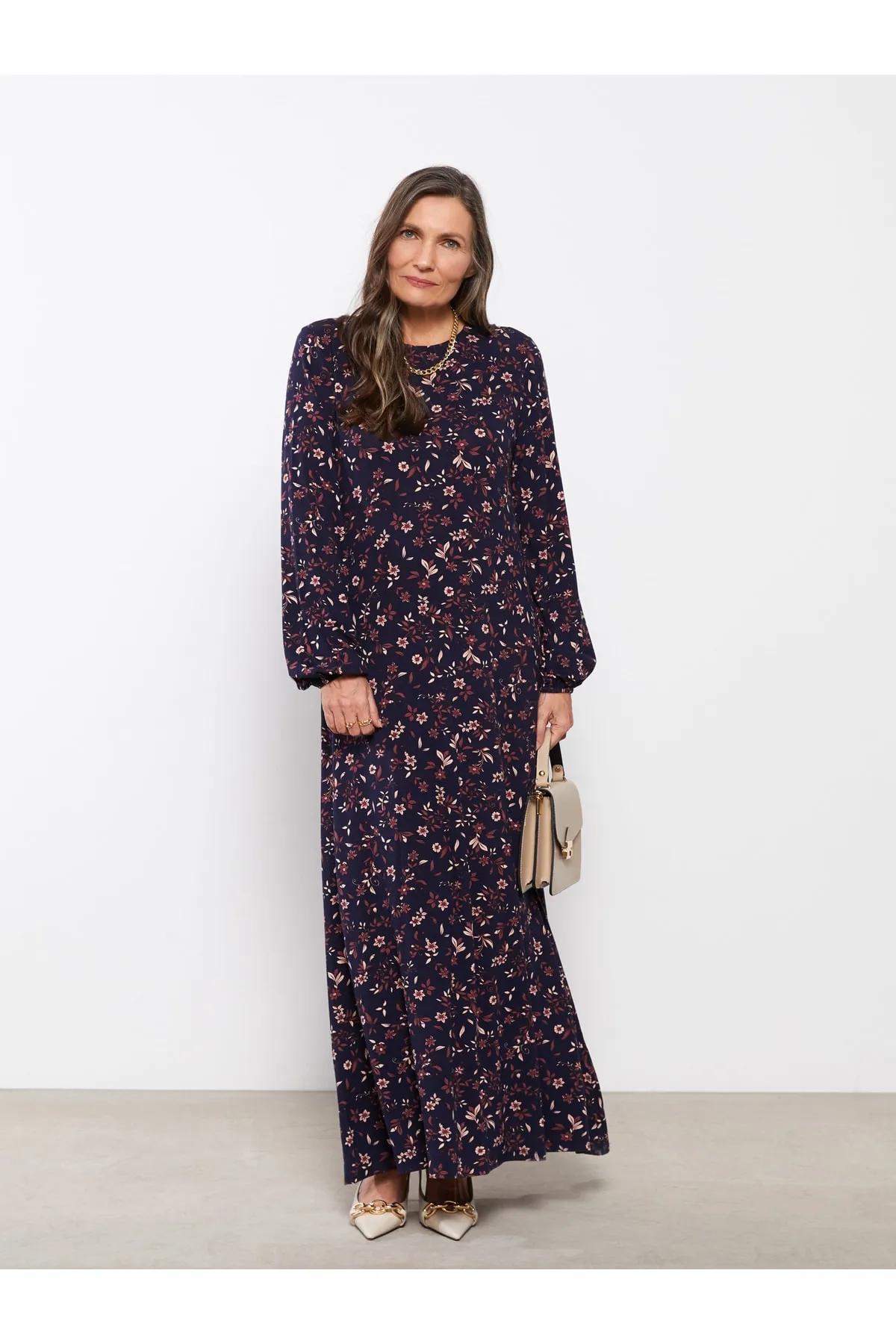LC Waikiki  Geblümtes Damenkleid mit Rundhalsausschnitt und langen Ärmeln