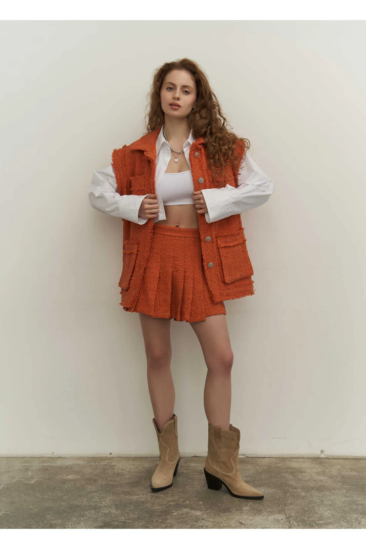 MCLLCTN  Agnes Orange Weste-Shorts-Rock-Set