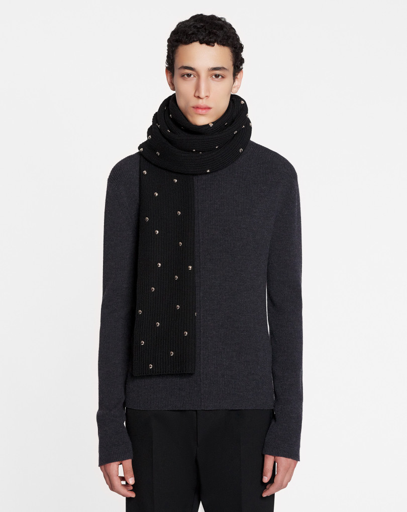 ECHARPE EN LAINE AVEC STUDS