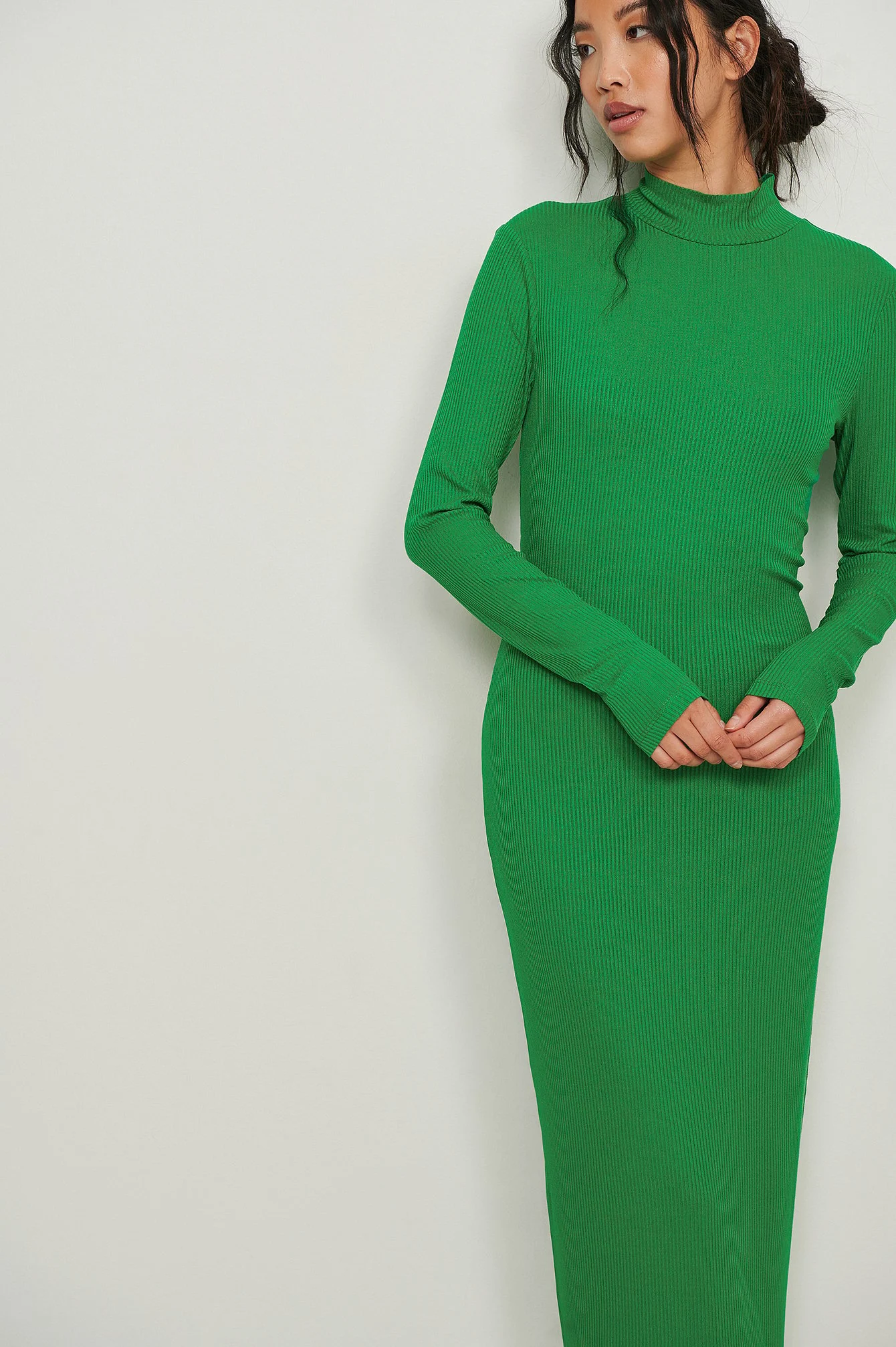 Recyceltes Geripptes-Kleid mit langen Ärmeln