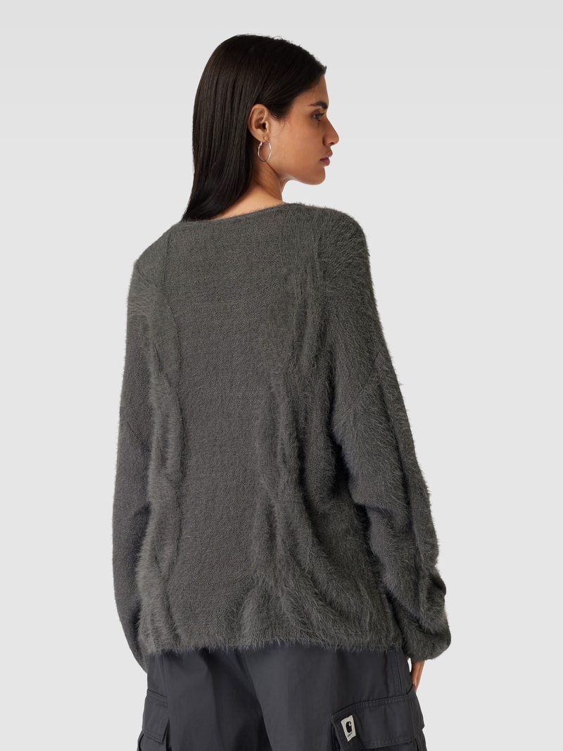 Strickpullover mit Zopfmuster in hellgrau