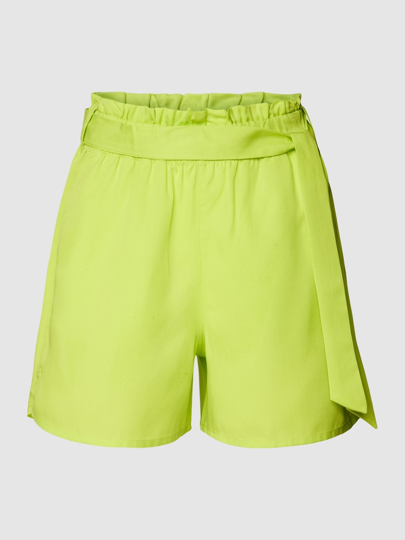 Shorts mit Stoffgürtel in grün