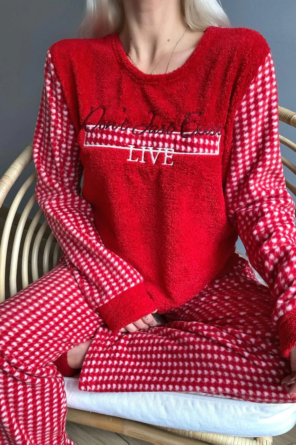 Pijamaevi  Red Live gemustertes Plüsch-Pyjama-Set für Damen
