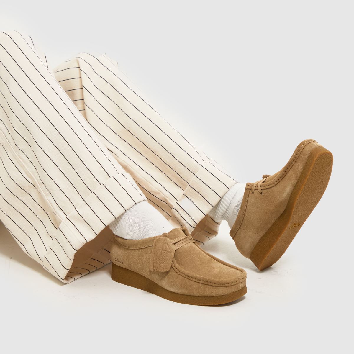 Clarks Wallabee Evo lapos talpú cipő barna színben