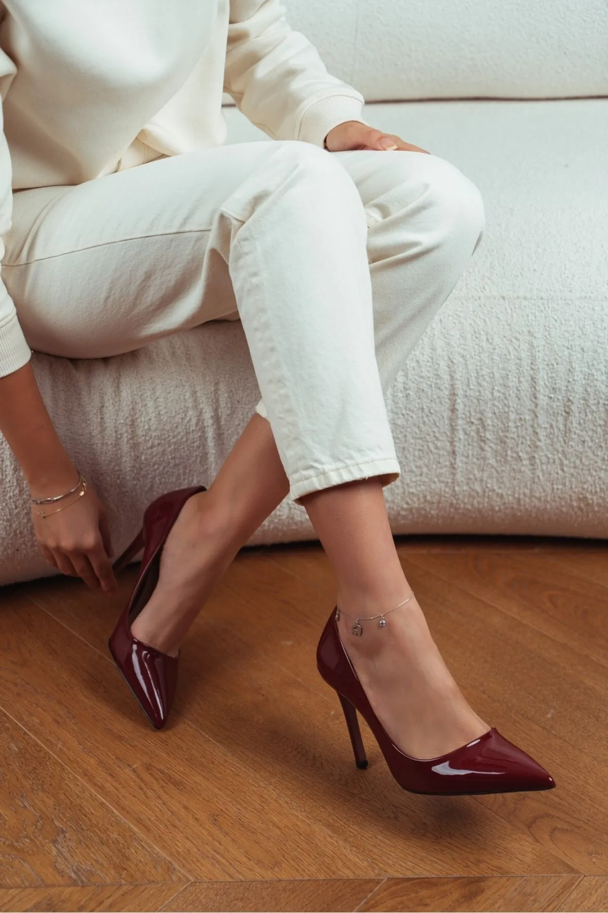 NİŞANTAŞI SHOES  Vanessa Damen-Stiletto aus burgunderrotem Lackleder mit spitzer Zehenpartie