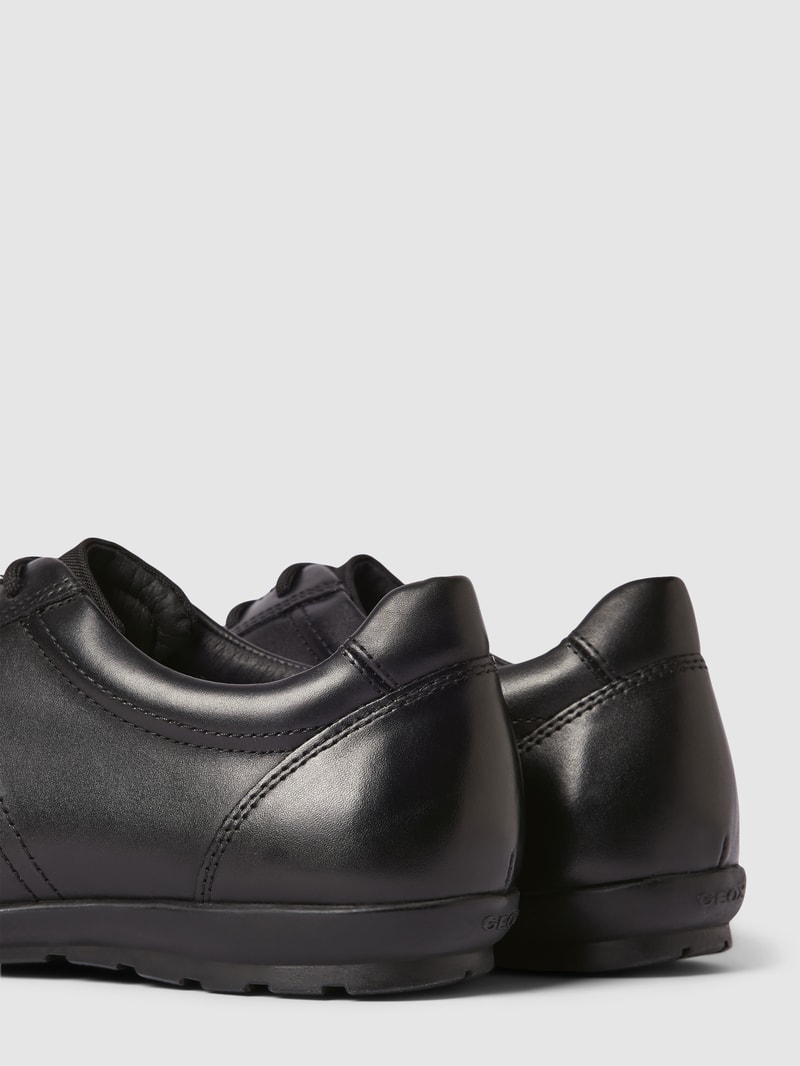 Sneaker aus Leder in schwarz