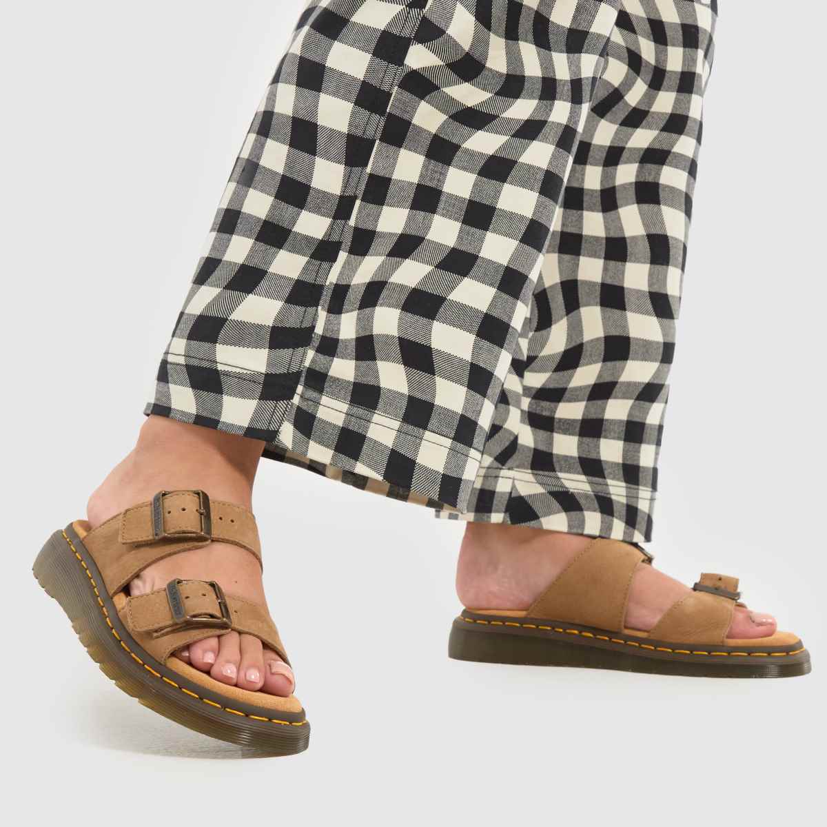 Dr Martens – Josef – Beige sandaler