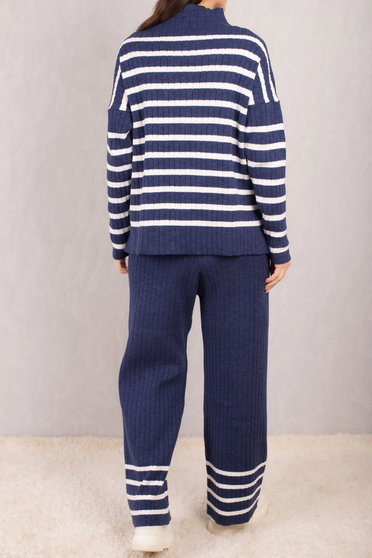 armonika  Marineblauer, gestreift gemusterter Strickanzug mit hohem Kragen für Damen ARM-24K012004