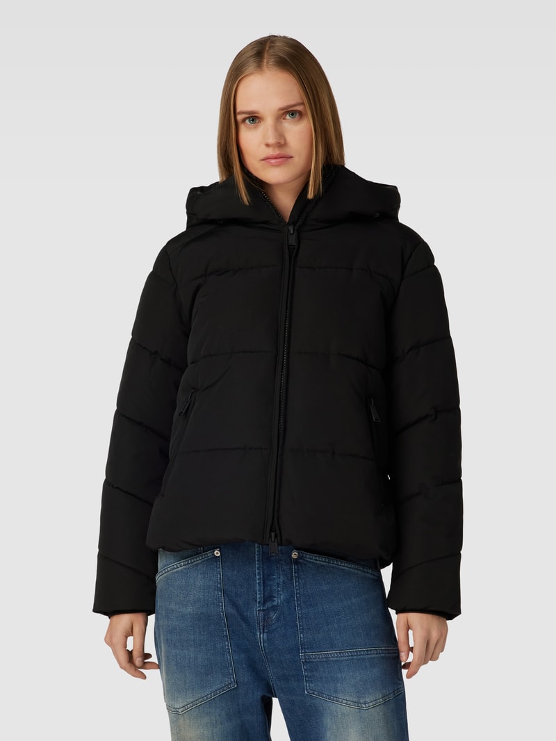 Steppjacke mit Kapuze in schwarz