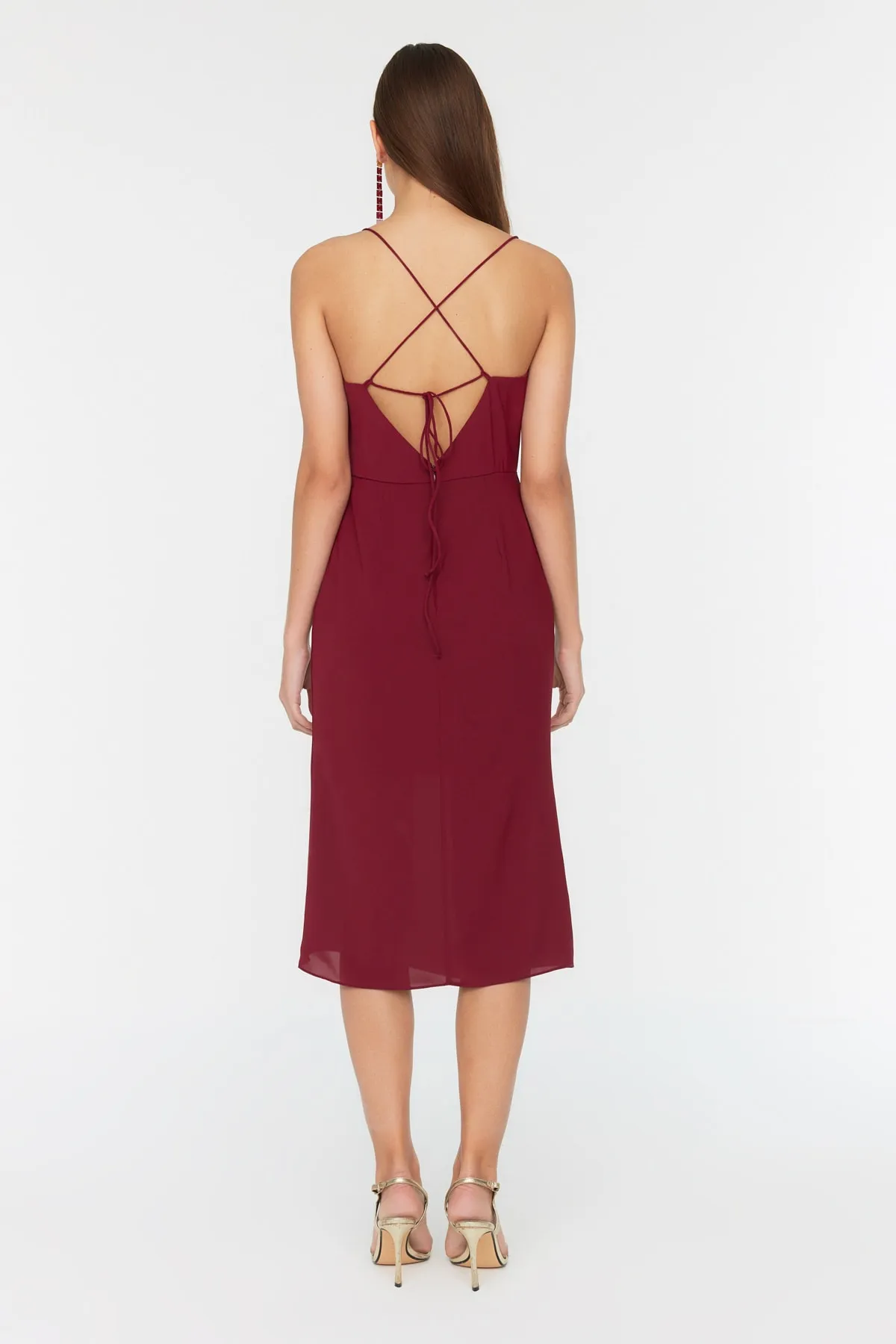 Trendyol Collection  Burgunderrotes, detailliertes, elegantes Abendkleid TPRSS22EL2292