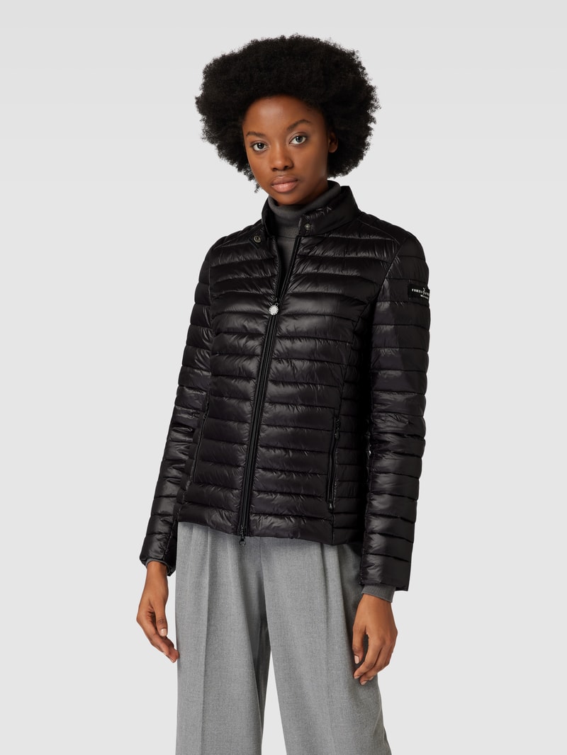 Steppjacke mit Label-Applikation Modell 'JUDY' in schwarz