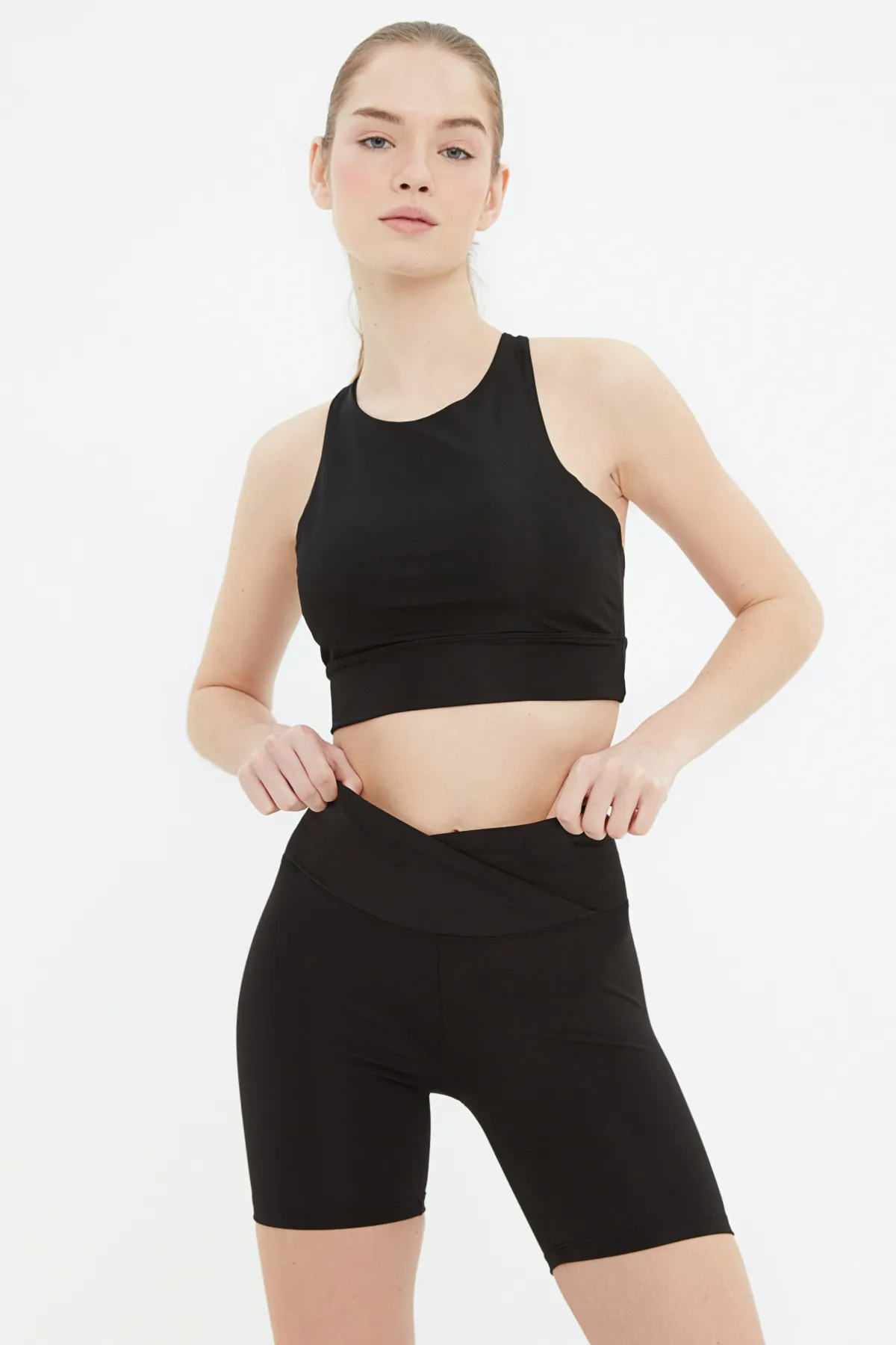 Trendyol Collection  Schwarze Restorer Zweireiher-Sportshorts/kurze Leggings aus Strick mit Taillendetail TWOSS21SR0714