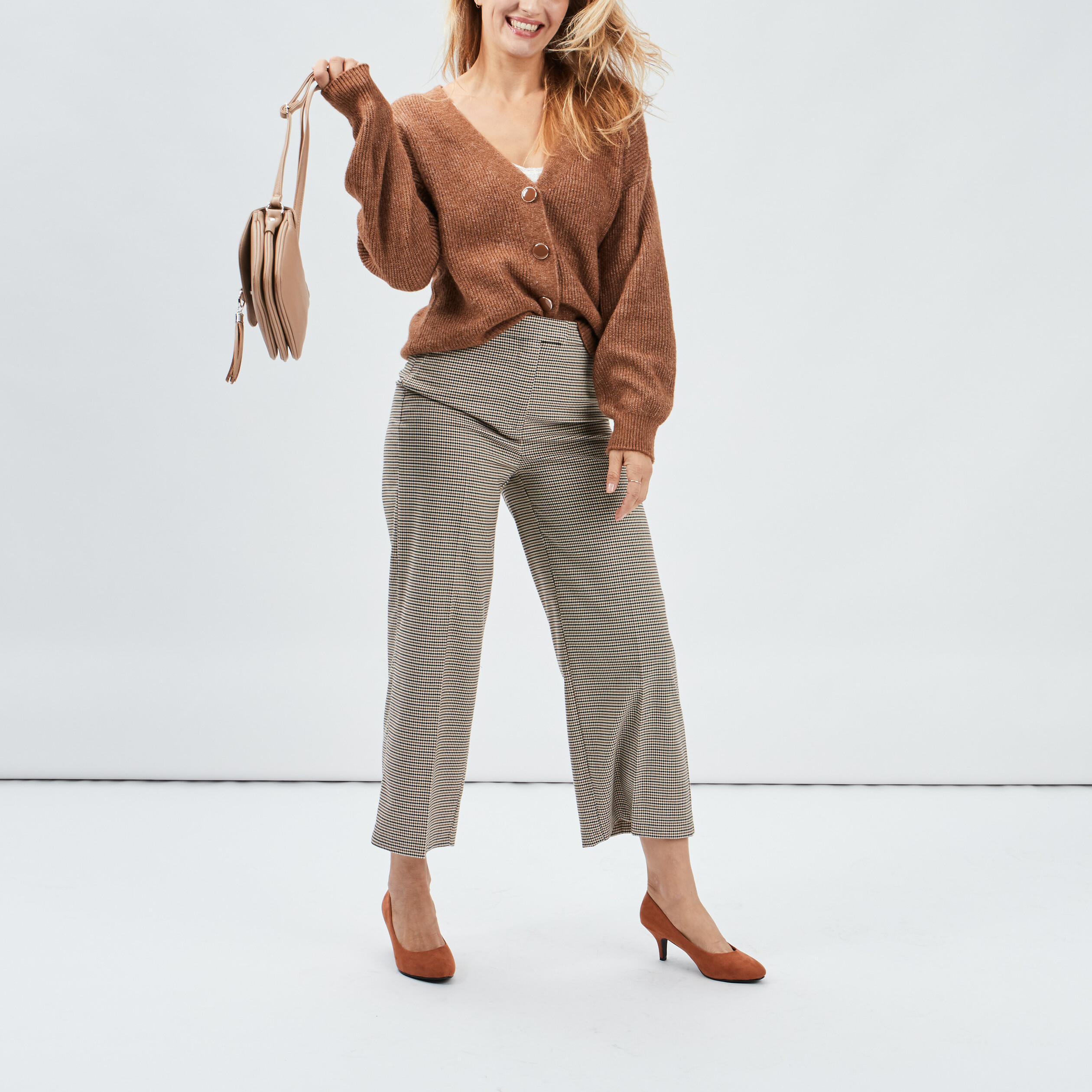 Gilet boutonné col en V marron clair femme | La Halle