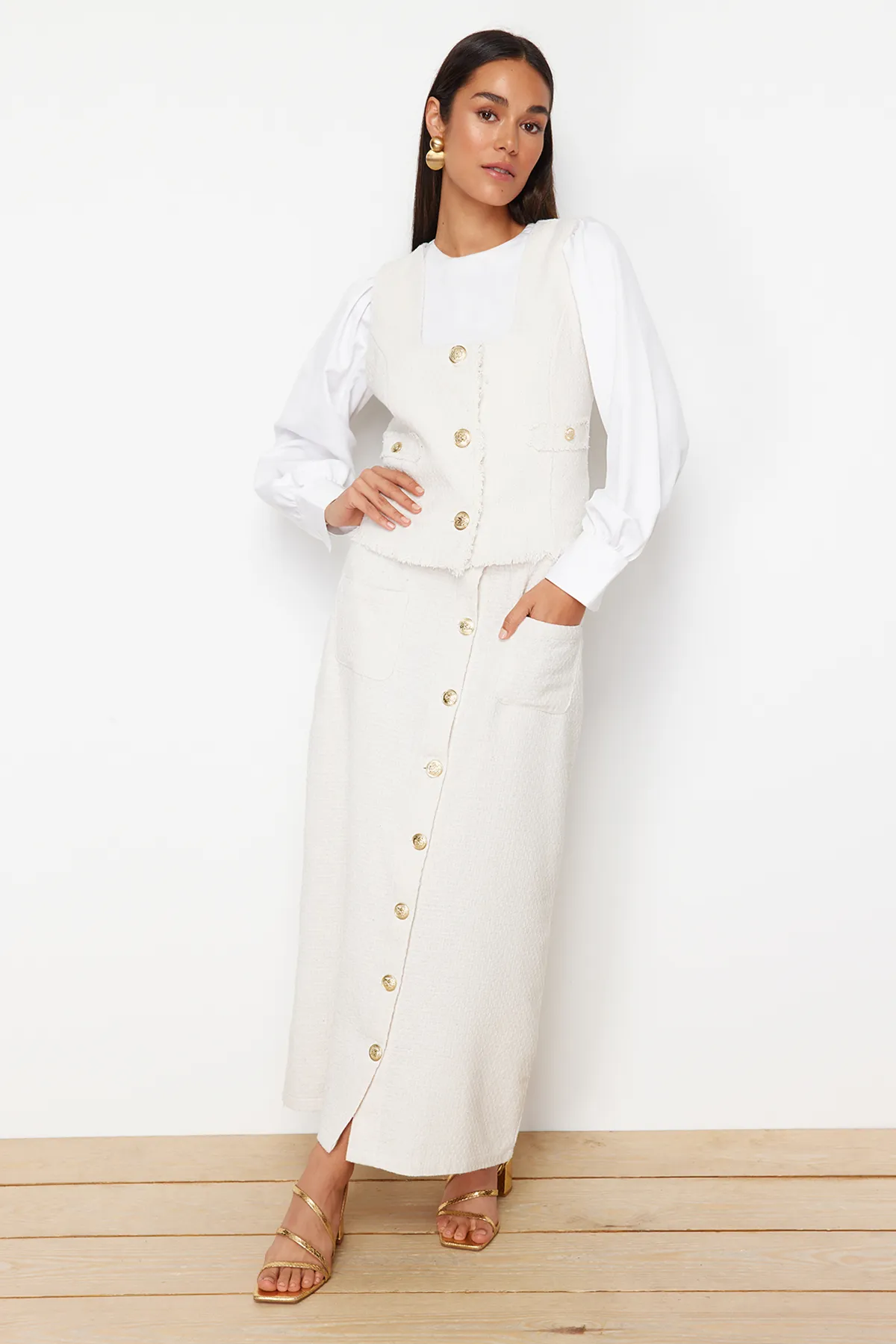 Trendyol Modest  Set aus Weste und Rock aus steinernem Tweed mit gewebter Unterseite und Oberteil TCTSS24US00013