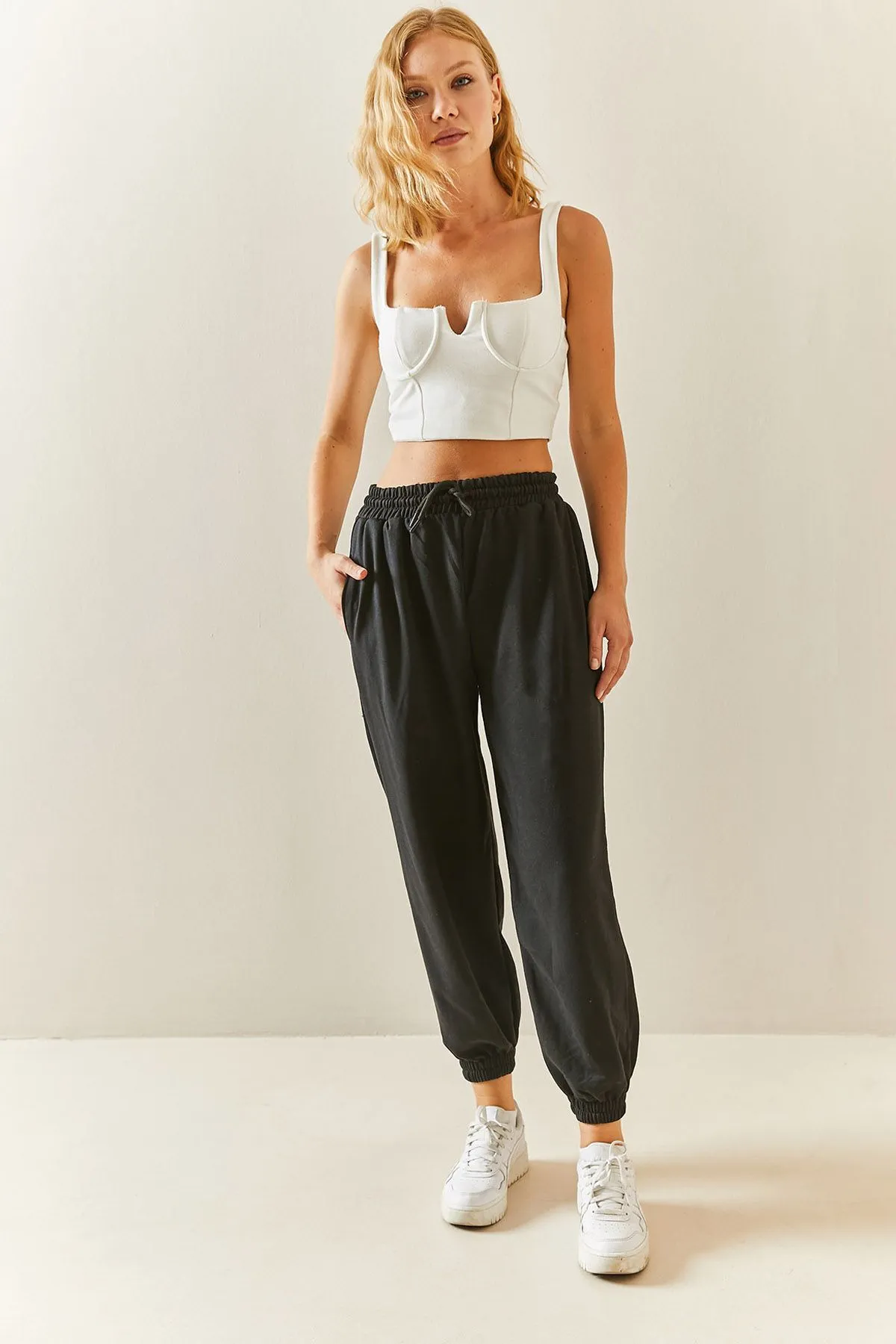 XHAN  Schwarze Jogger-Jogginghose mit hoher Taille 3YXK8-47560-02
