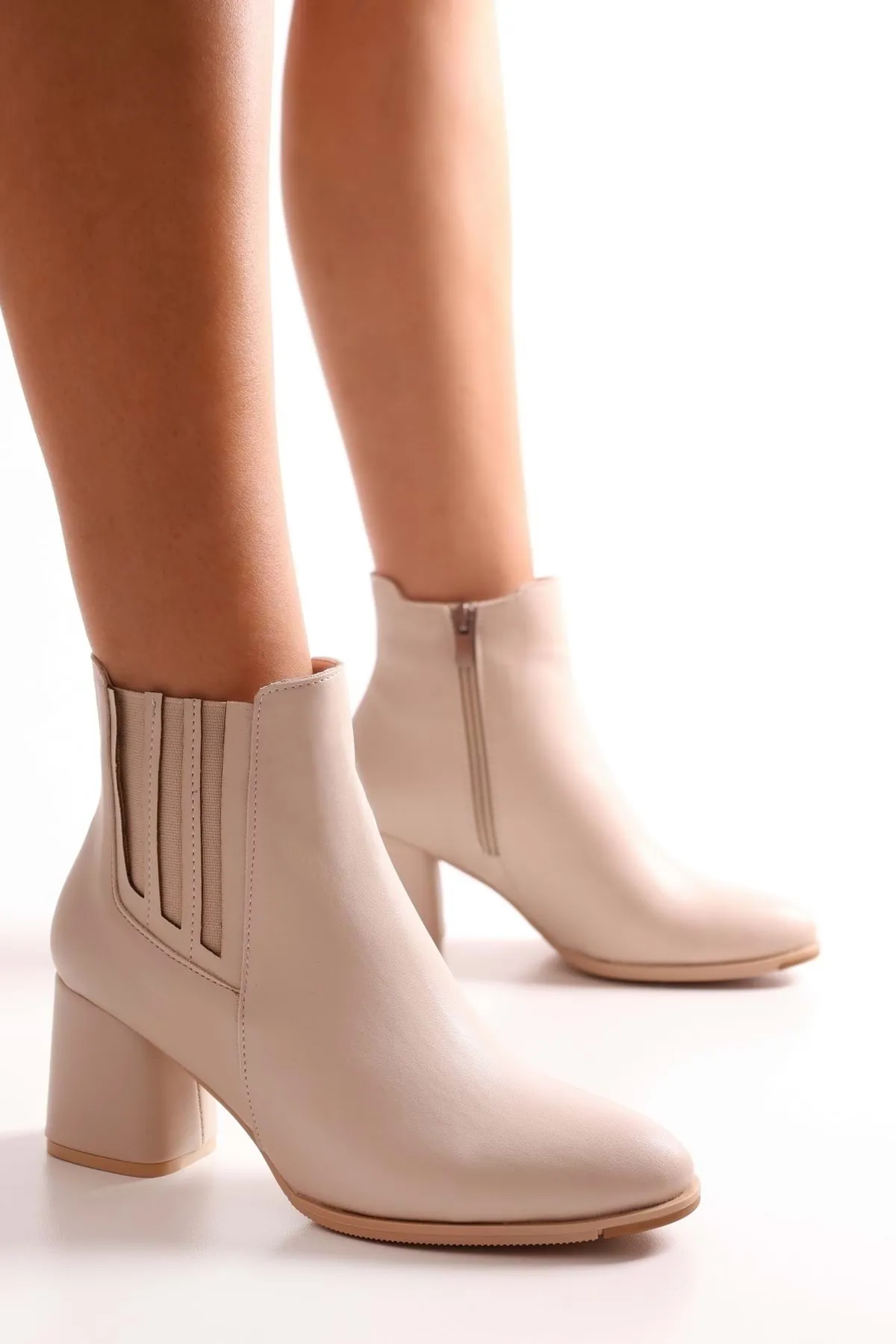 Shoeberry  Damen-Stiefel „Misty Beige Skin“ mit Absatz Beige Skin