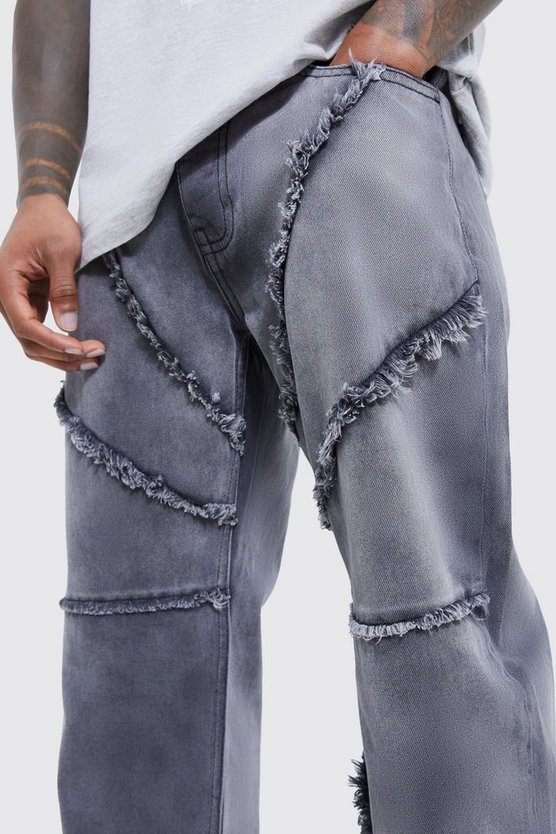 Lockere Schlagjeans mit ausgefranstem Saum