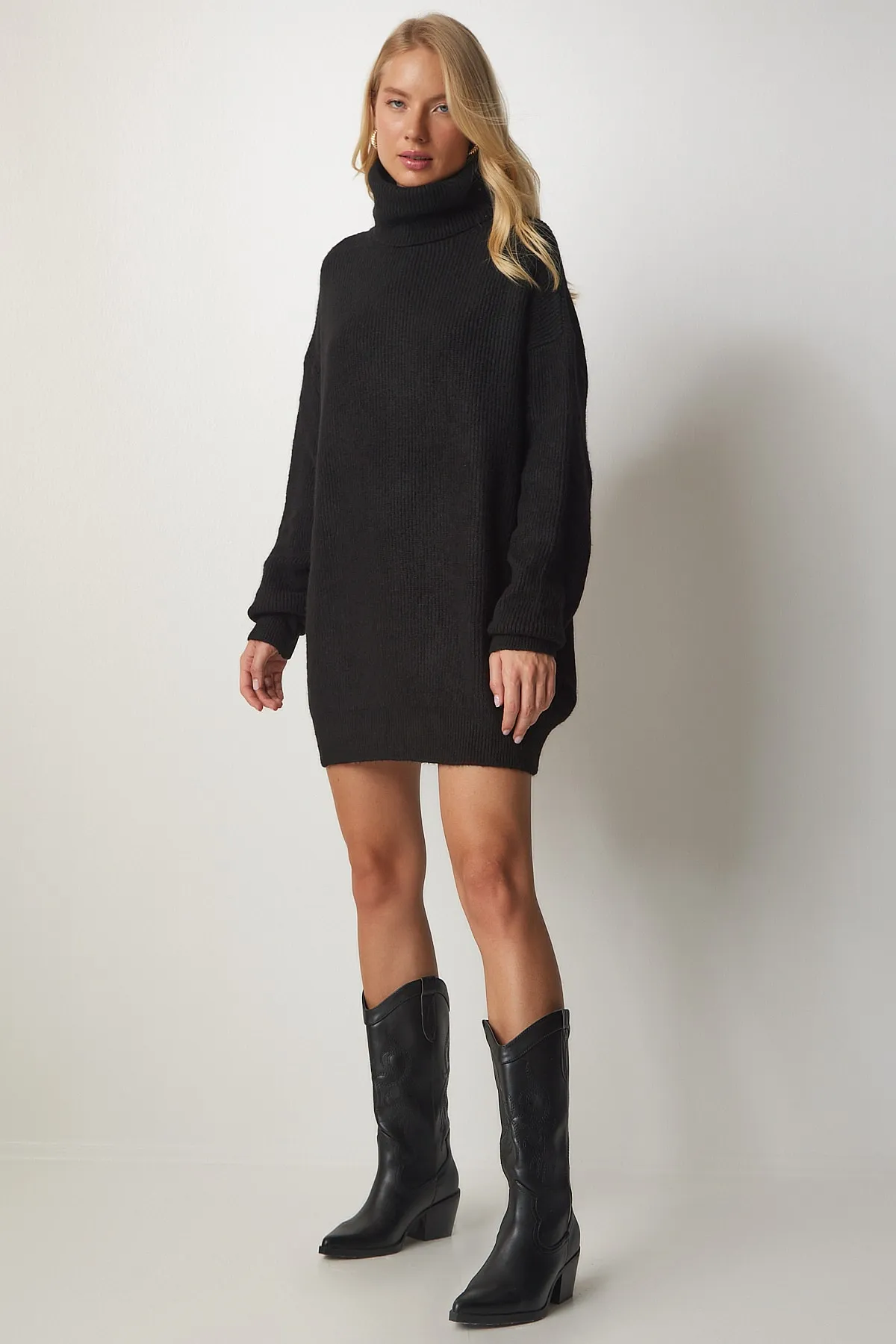 Happiness İstanbul  Schwarzer, langer Rollkragenpullover für Damen, Strick, MX00107