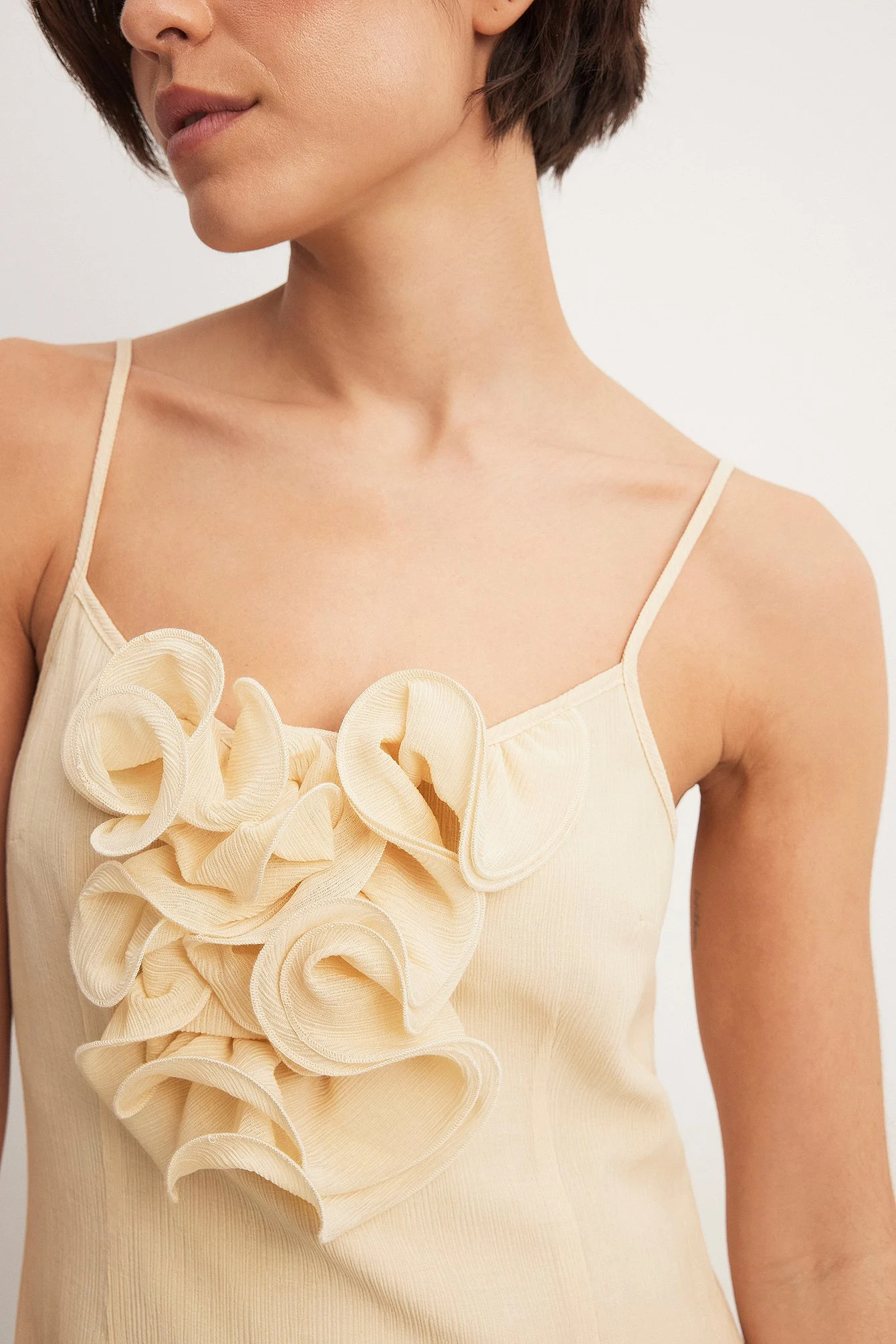 Gerafftes Midikleid aus Krepp