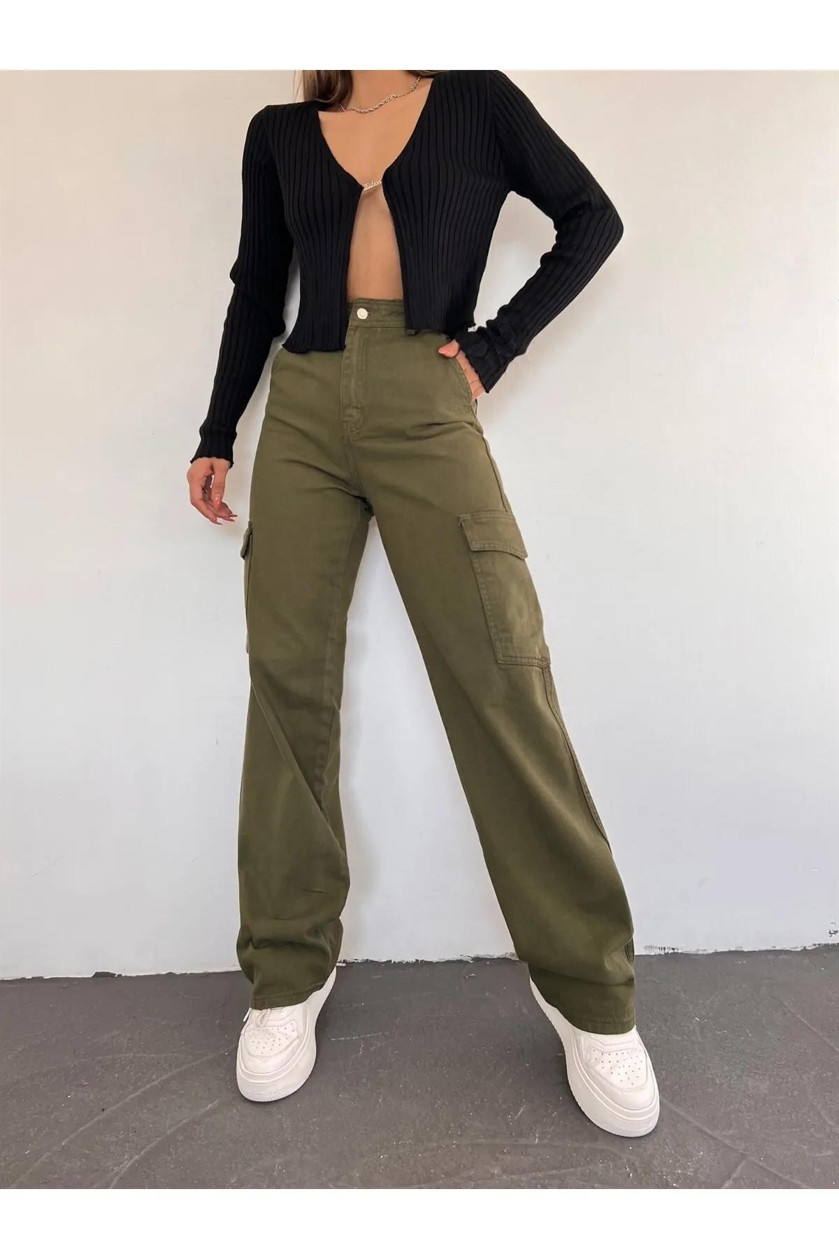 LİMABEL  Khakifarbene Cargo-Jeans mit hoher Taille und weitem Bein für Damen