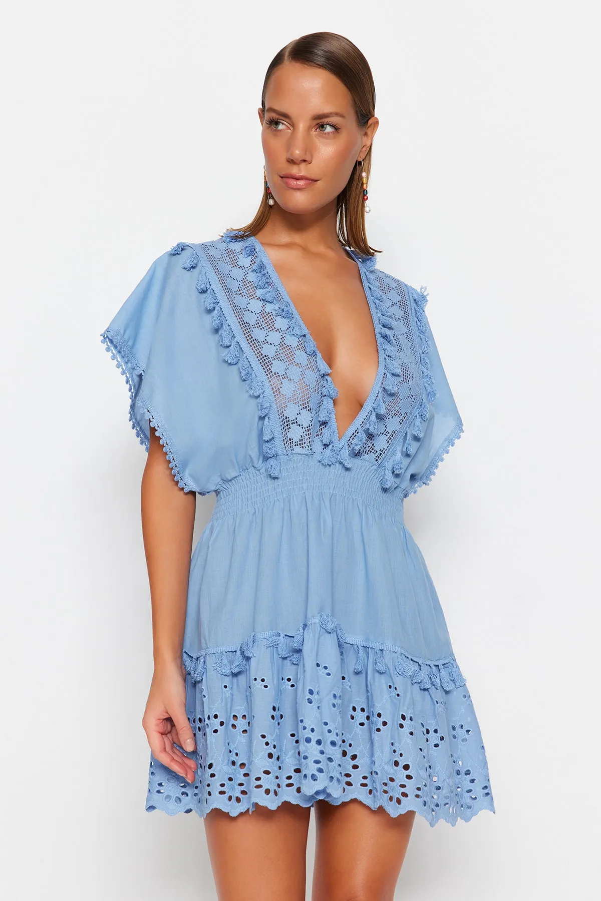 Trendyol Collection  Blaues Mini-Strandkleid aus 100 % Baumwolle mit gewebter Stickerei TBESS21EL1248