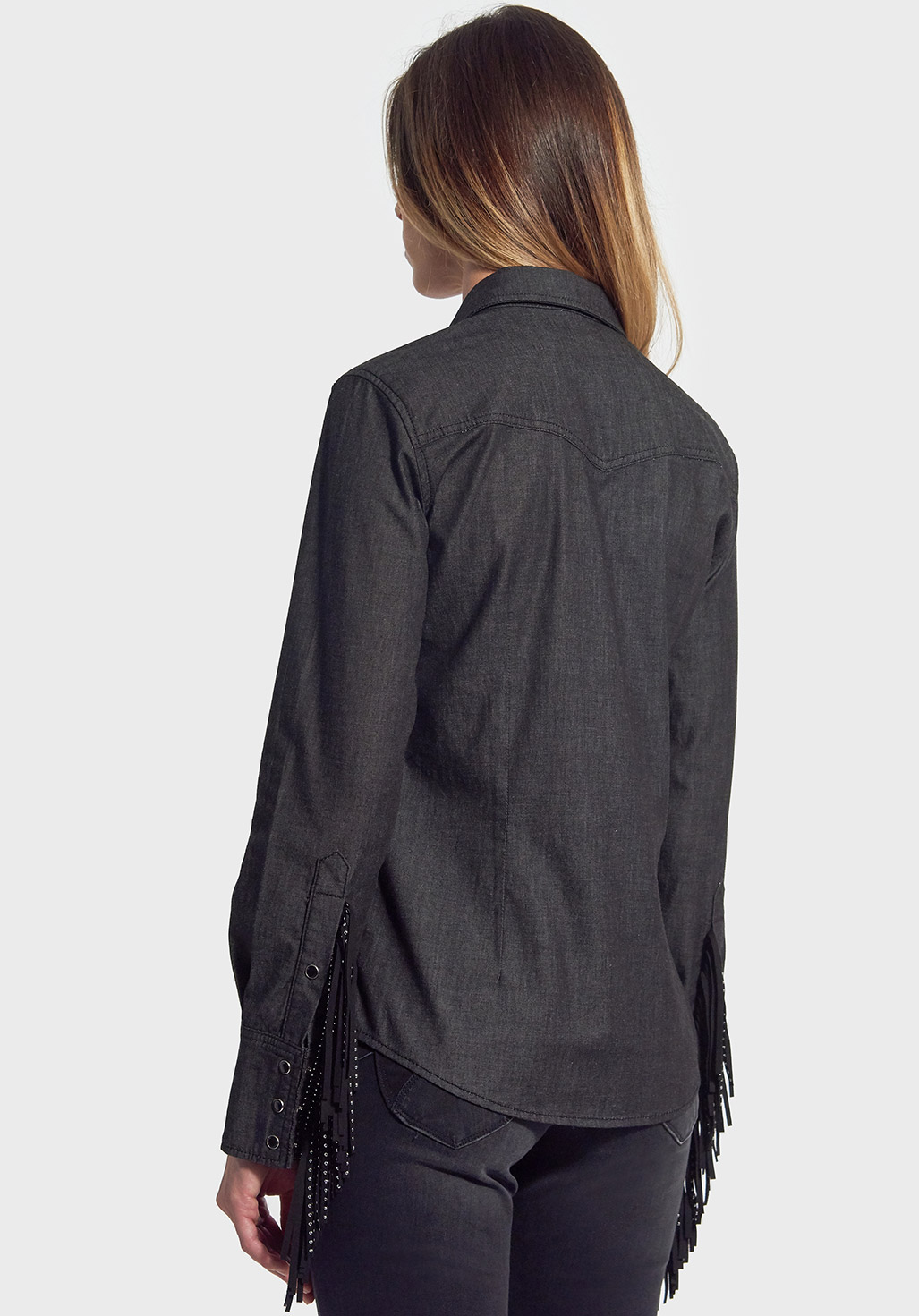 NOYCE  Chemise en jean slim Femme noire avec franges à clous