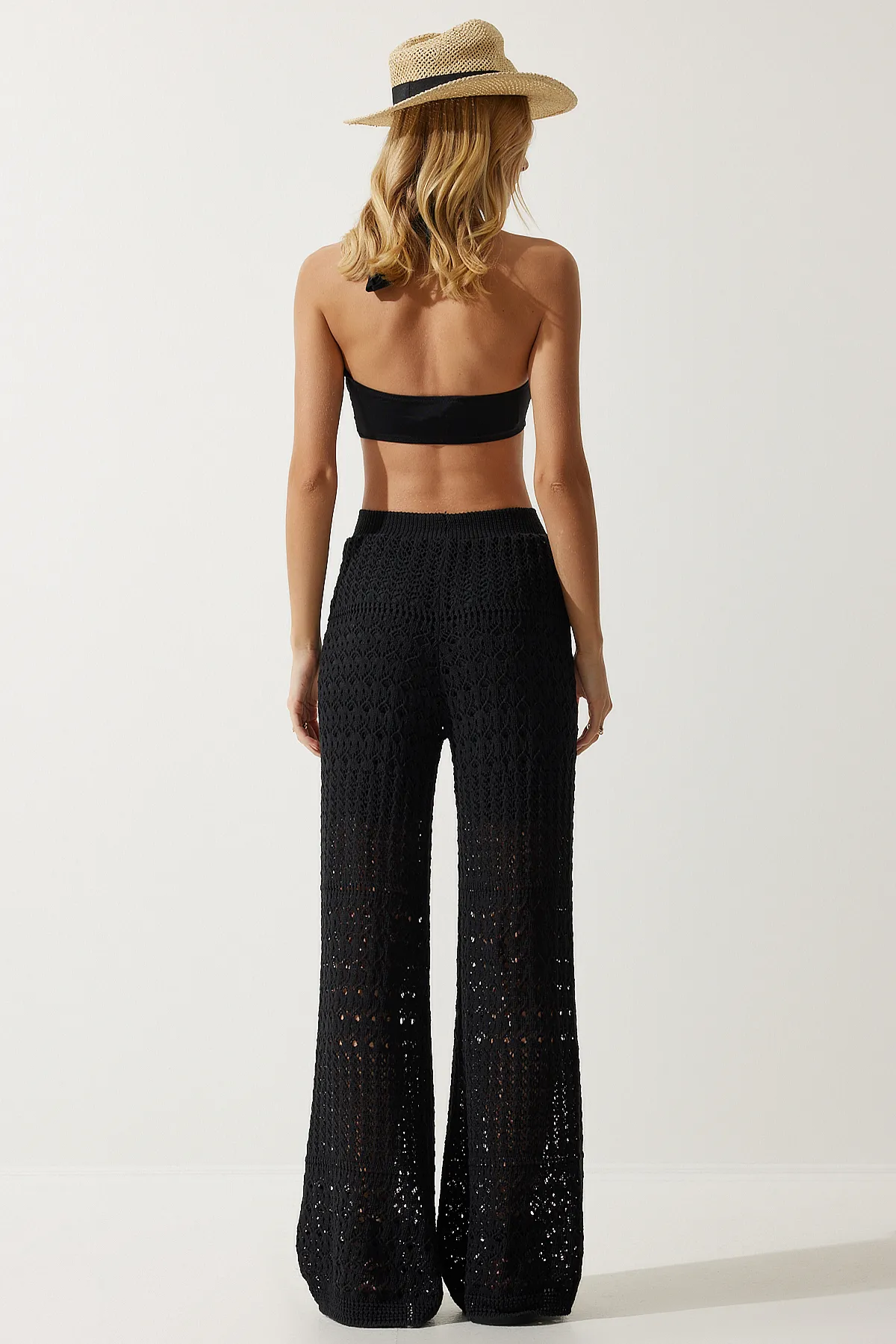 Happiness İstanbul  Schwarze, geschwungene Strickhose für Damen YU00016