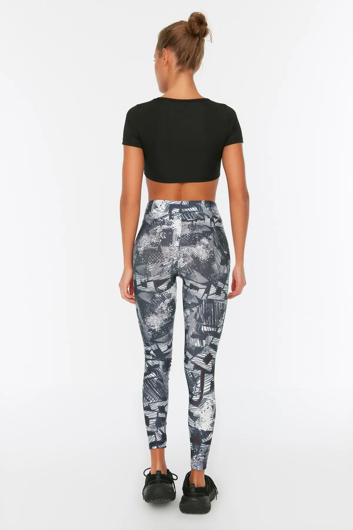Trendyol Collection  Dunkelgraue gestrickte Sport-Leggings mit Recovery-Muster in voller Länge TWOSS20TA0089