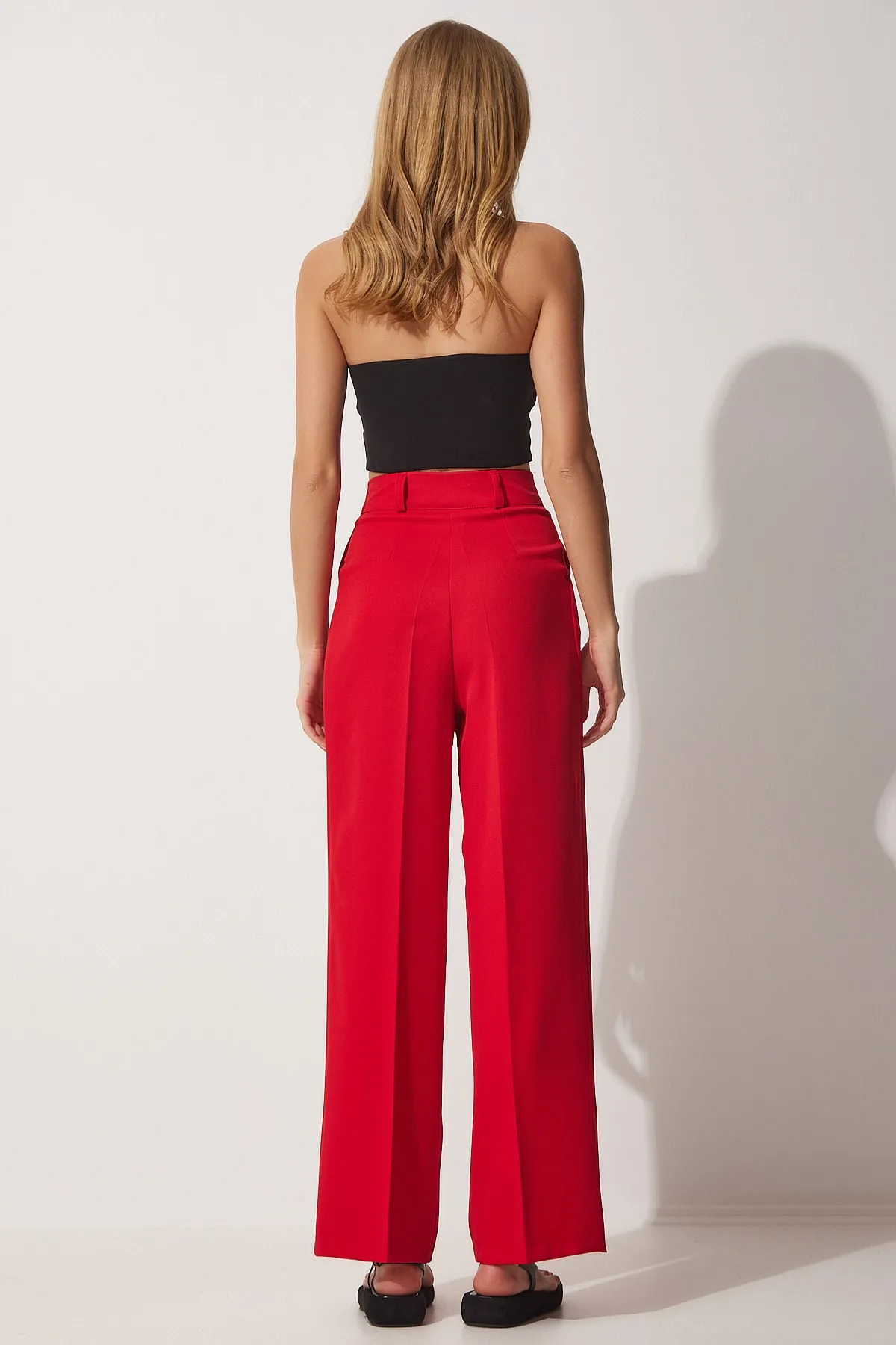 Happiness İstanbul  Maskuline Webhose mit weitem Bein