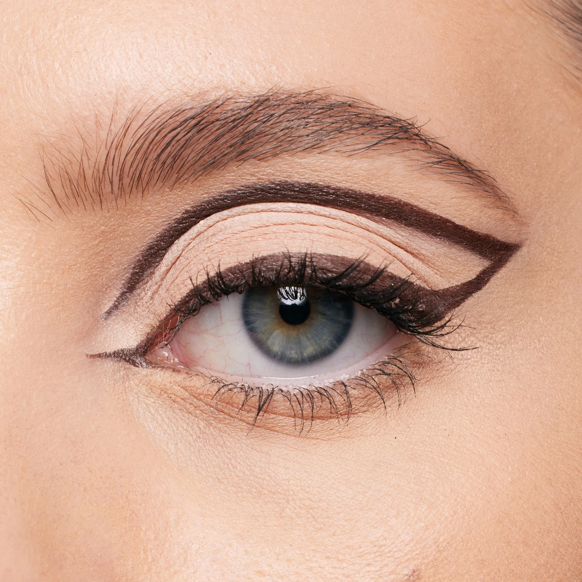 Delineador de ojos Occhi Epic Ink Liner