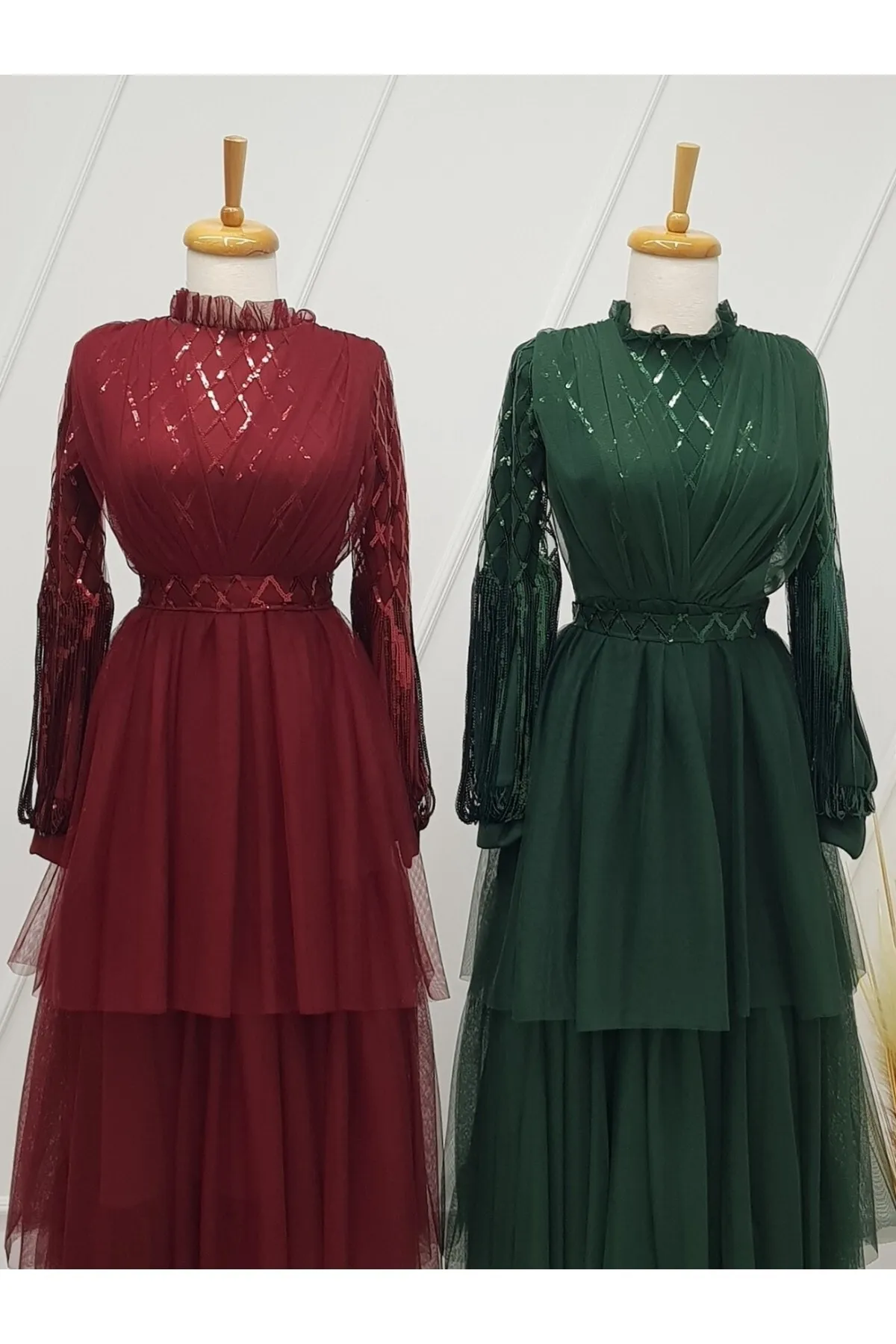 Modamorfo  Abendkleid aus Tüll mit Pailletten und Ärmeln