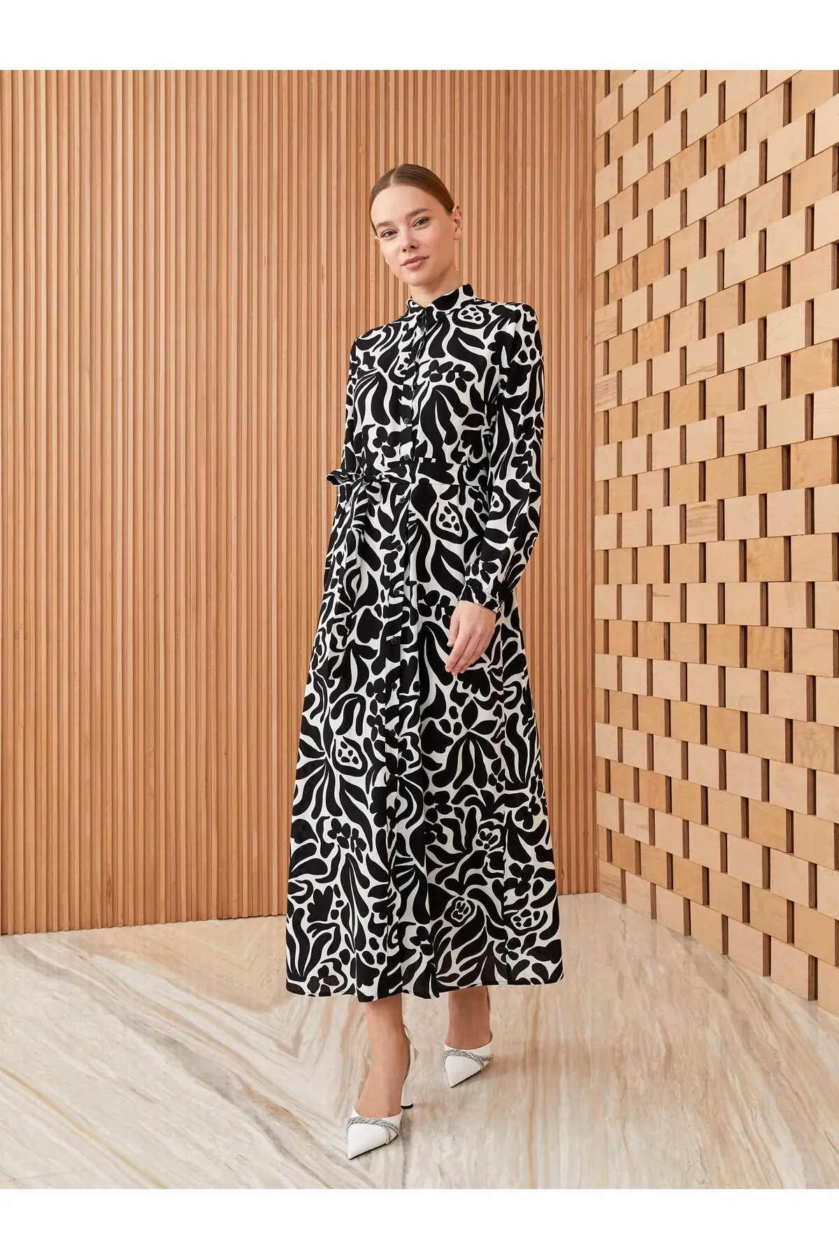 LC Waikiki  Gemustertes Langarm-Damenkleid mit Hemdkragen