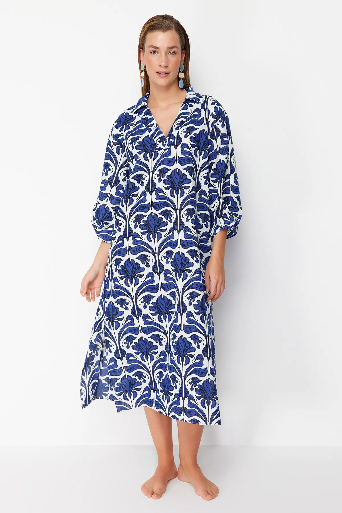 Trendyol Collection  Ethnisch gemustertes, weit geschnittenes Midi-Strandkleid aus 100 % Baumwolle TBESS22EL0009