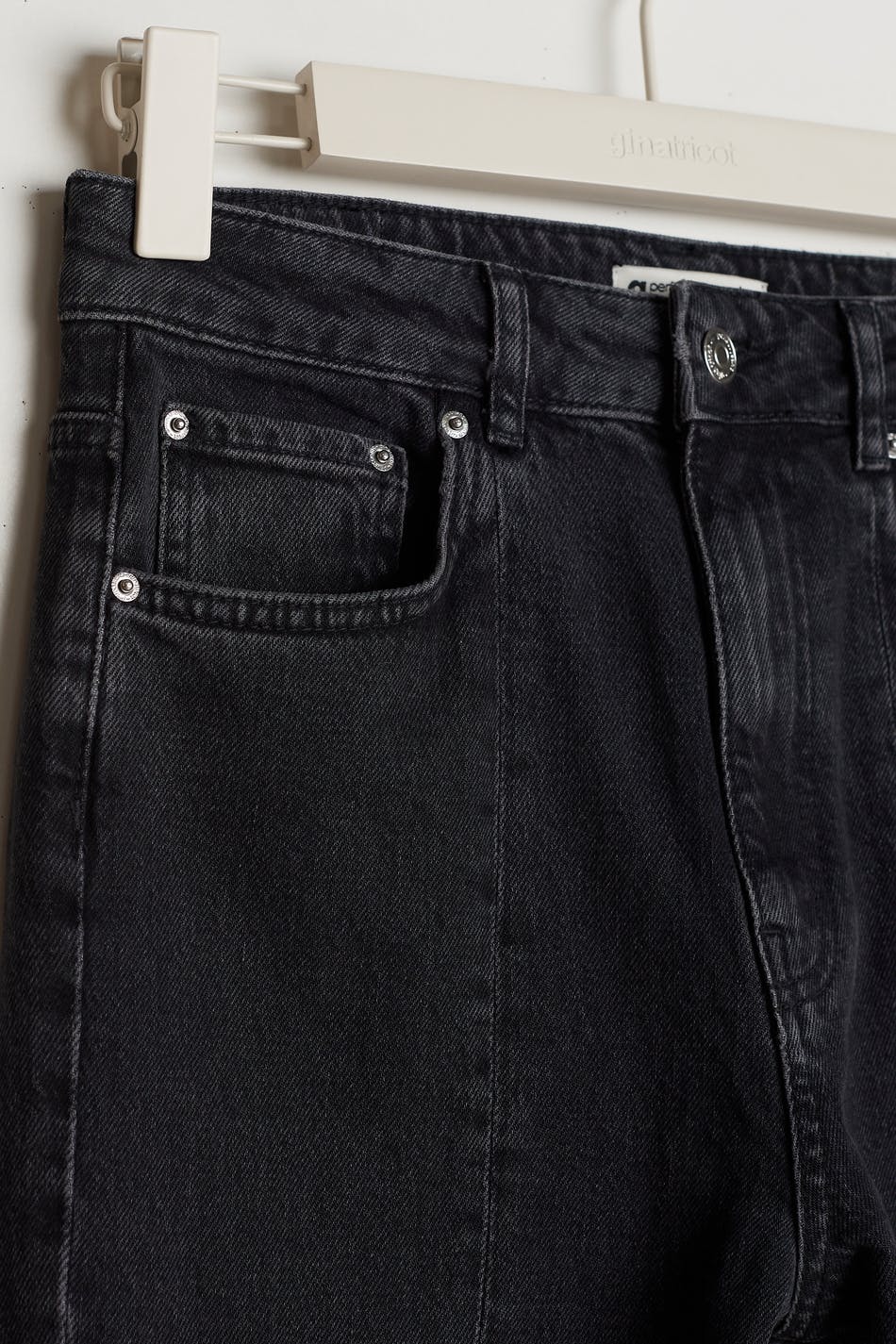 Straight front slit jeans