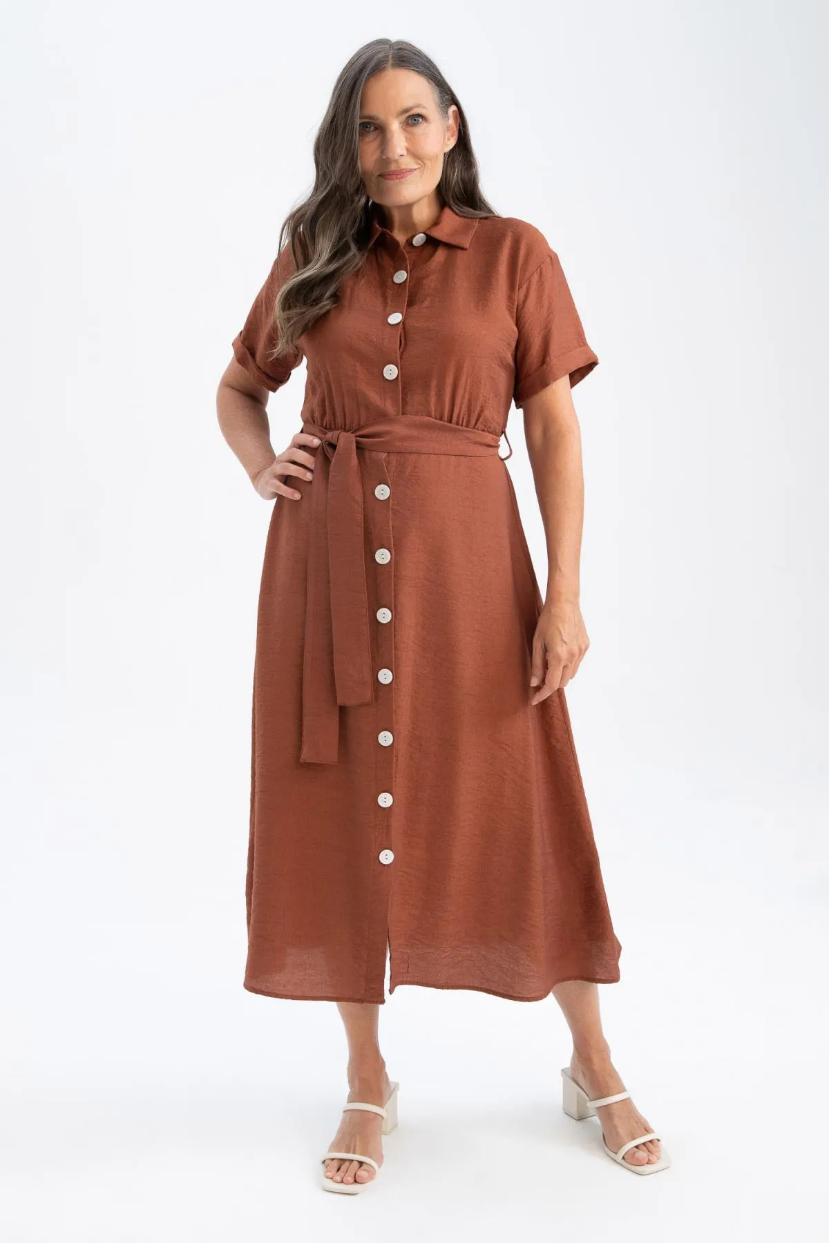 DeFacto  Kurzärmliges Midikleid in Leinenoptik mit Hemdkragen U6943az23sm