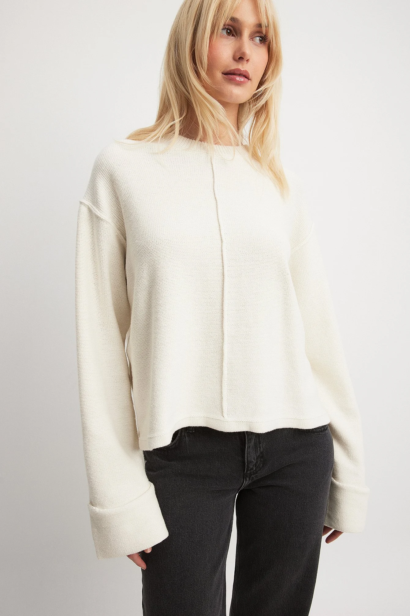 Strickpullover mit gefalteten Ärmeln
