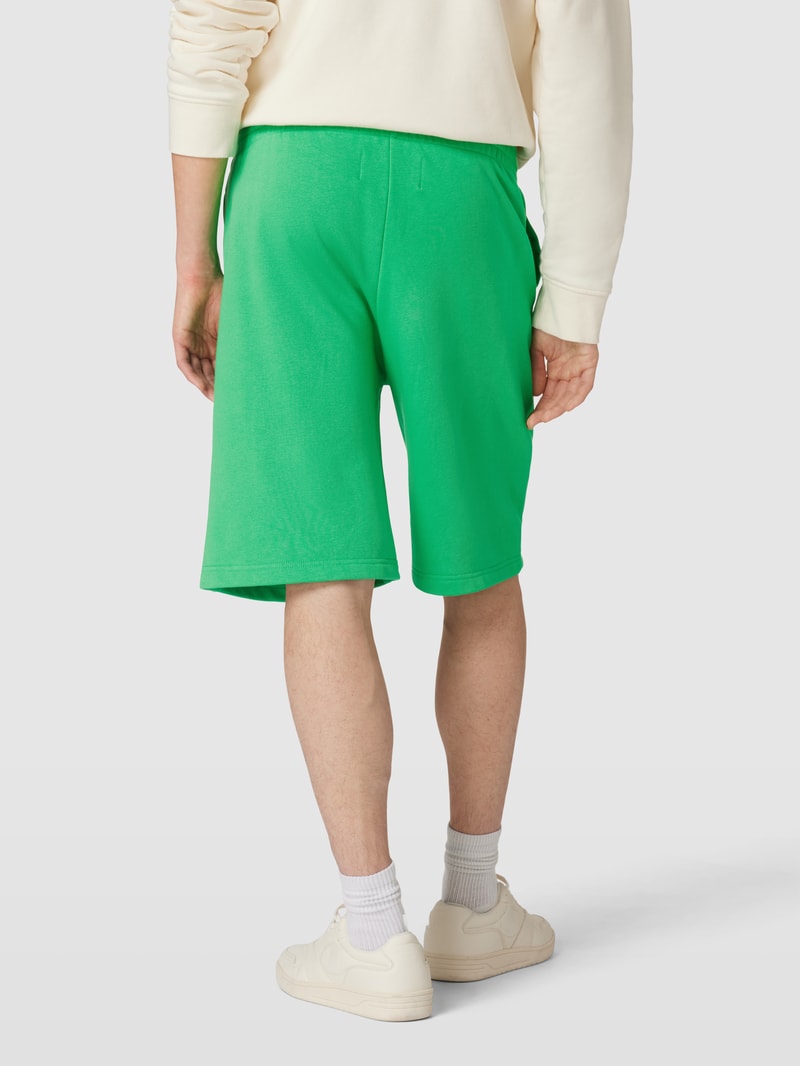 Sweatshorts mit Label-Stitchings in grün