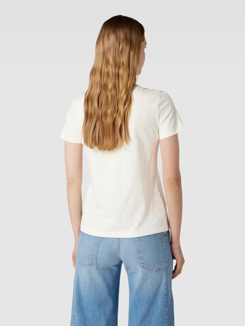 T-Shirt mit Label-Detail in offwhite